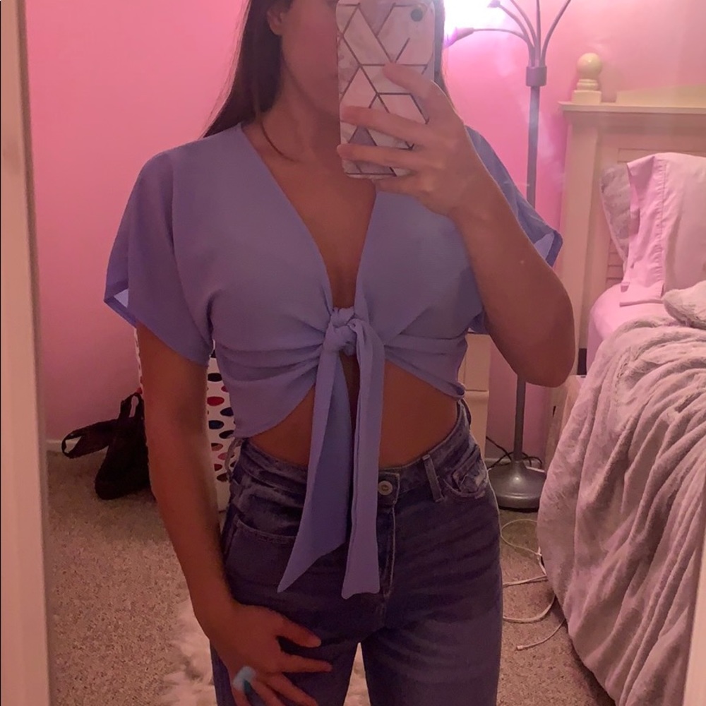 Prettylittlething blue cropped top
